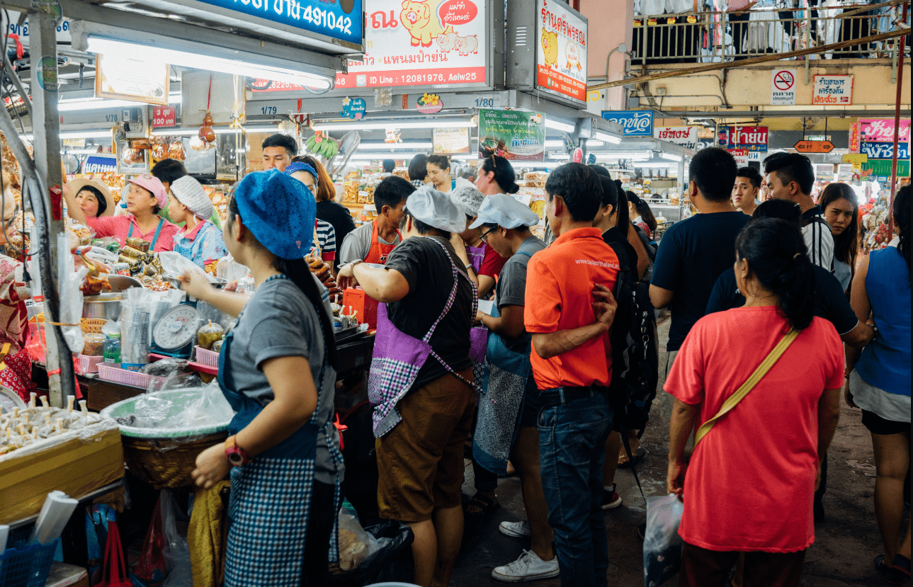 A Detailed Tour of Chiang Mai’s Warorot Market, Ton Lamyai, and Hmong Market